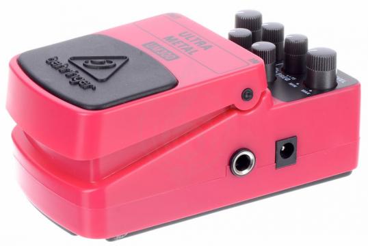 Педаль эффектов для электрогитары Behringer UM300 Педаль гитарная "Ultra Metal" - фото 3